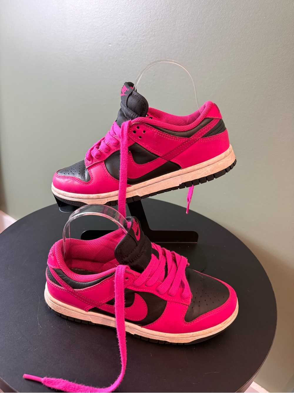 Nike Low-Top Sneakers in Hot Pink and Charcoal